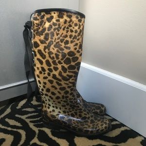 Leopard rain boots
